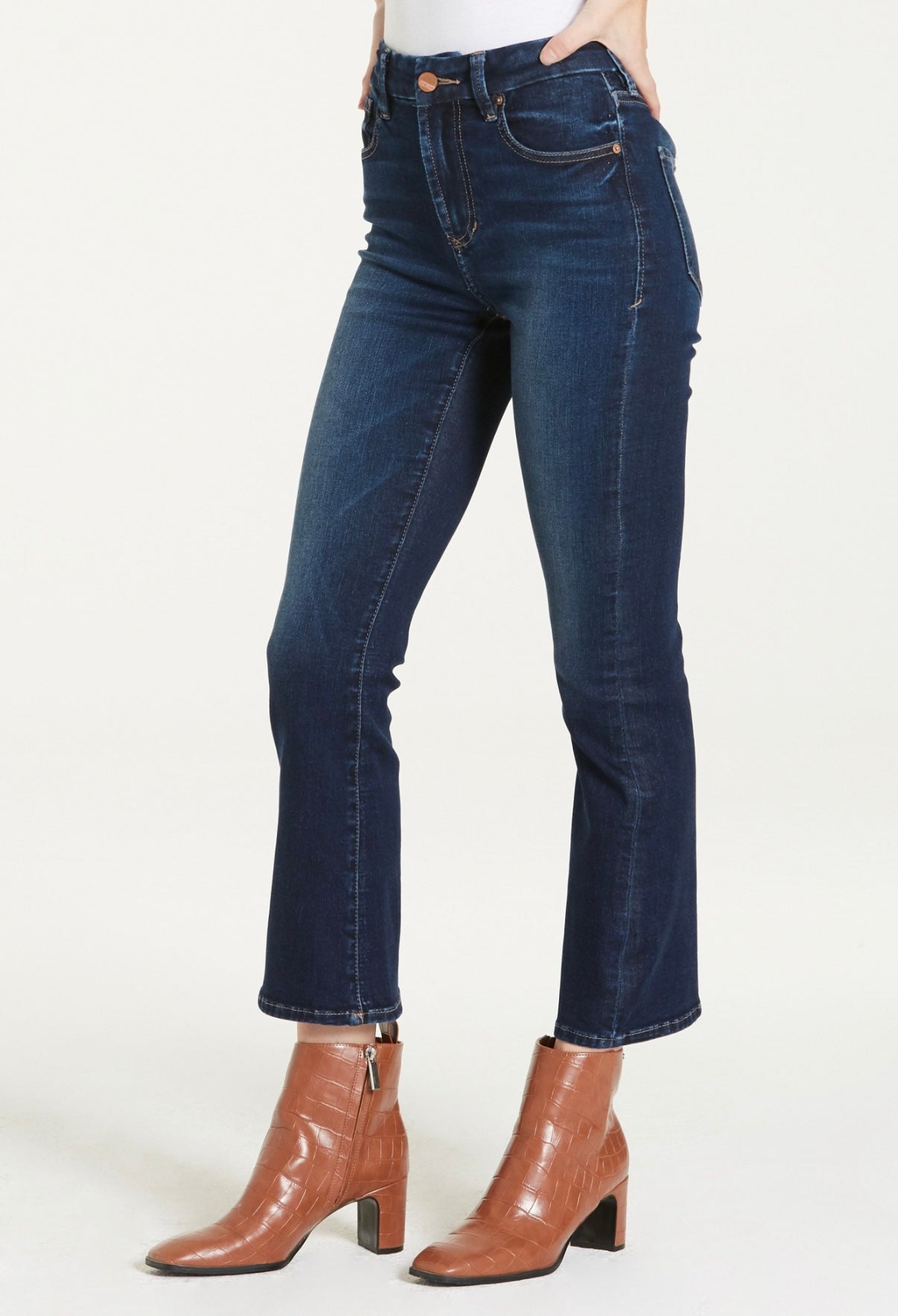 Jeanne Super High Rise Cropped Flare Jeans / Richmond