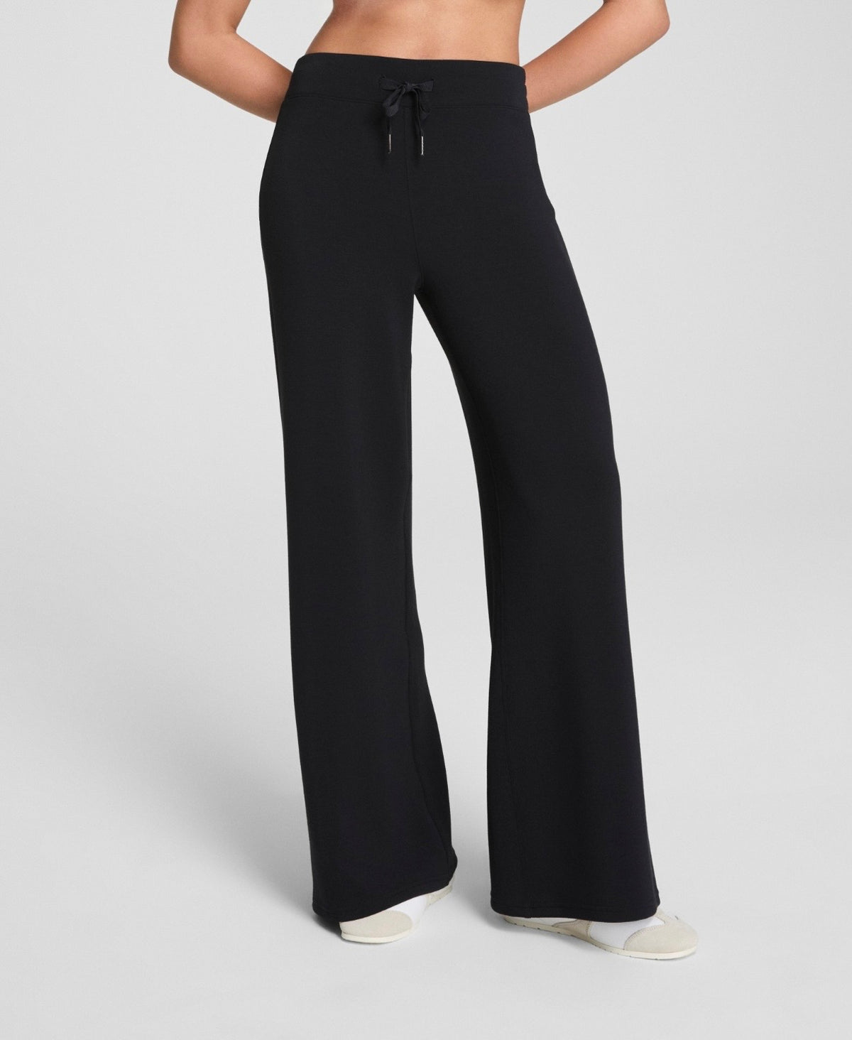 Air Essentials Wide Leg Petite Pant