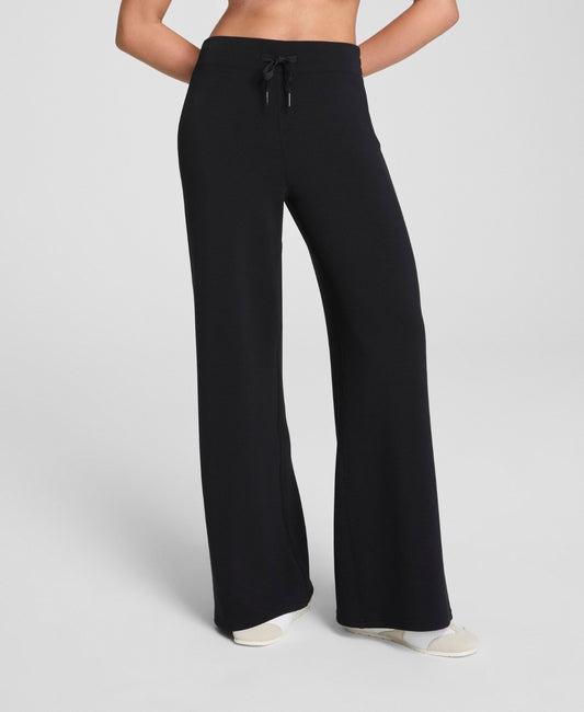 Air Essentials Wide Leg Petite Pant
